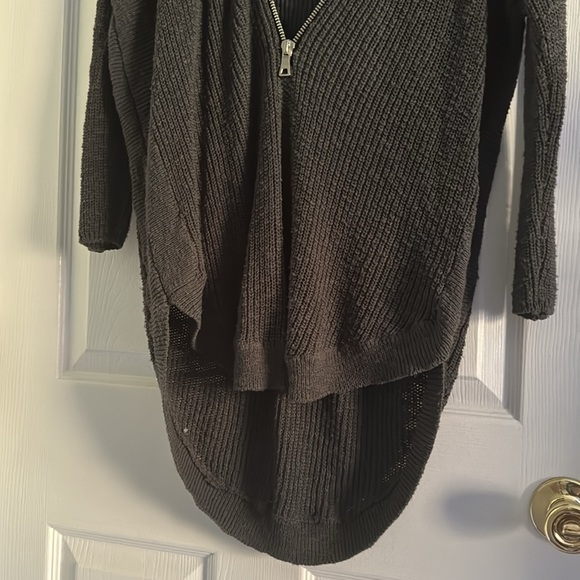 Express Sweater - Picture 3 of 10